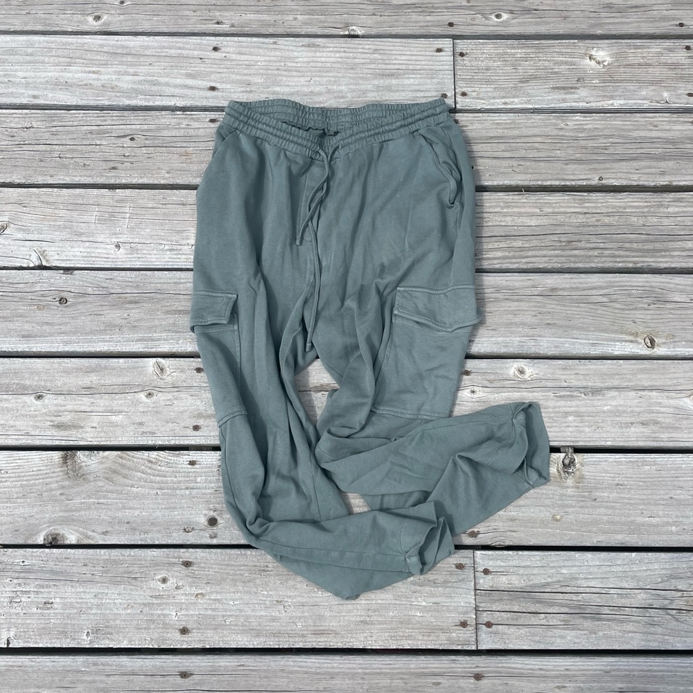 American Eagle studio cargo sweatpants